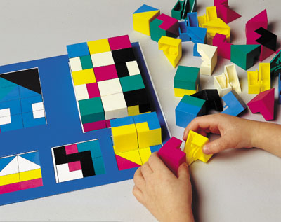Комплект сборных кубов с трафаретами