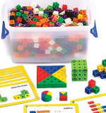 Основание к соединяющимся кубикам (2 см). Набор 4 шт. Размер: 20 х 20 см. Пластик