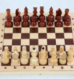 Шахматы обиходные в деревянной доске