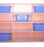 Стеллаж с пластиковыми ящиками для дидактики 